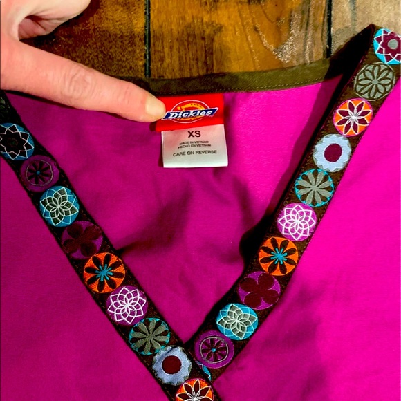 Dickies Scrub Top Size Extra Small Gently Used Super Cute;) - Picture 3 of 7